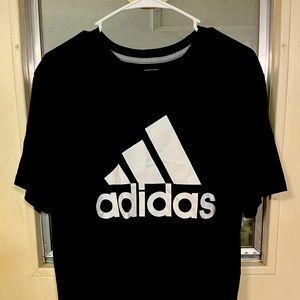 Adidas Men’s tee. Size L